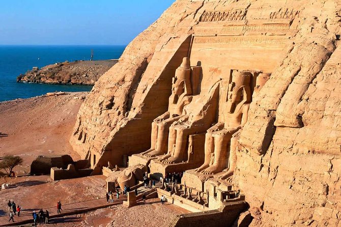 Le Temple d'Abou Simbel – Une Légende Gravée dans la Pierre